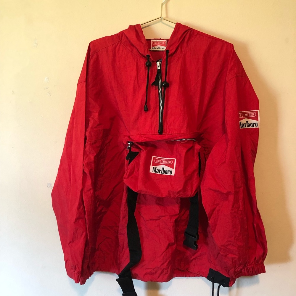 Marlboro Windbreaker/Carrying Pouch NWT